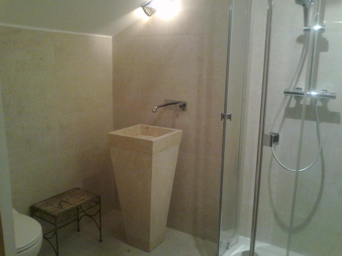 Chambres Des Eaux 29 "Mousseline" Sarcey Exterior foto